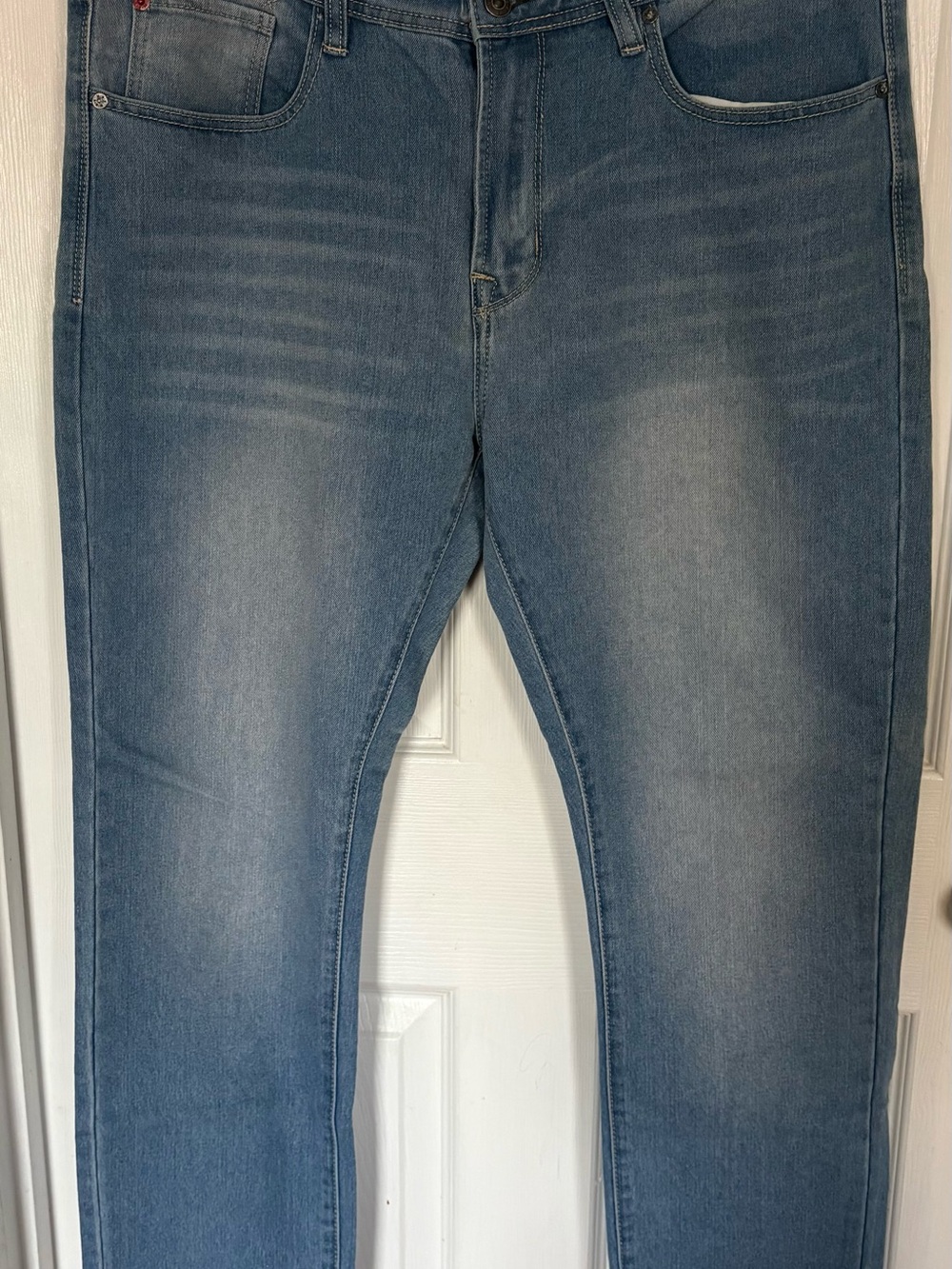 Men's Slim Straight Jeans in Light Blue Wash